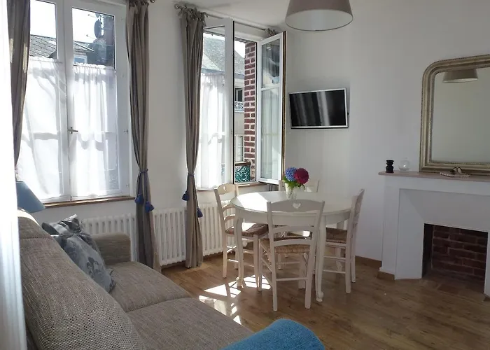 Le Charme à La Française * Honfleur